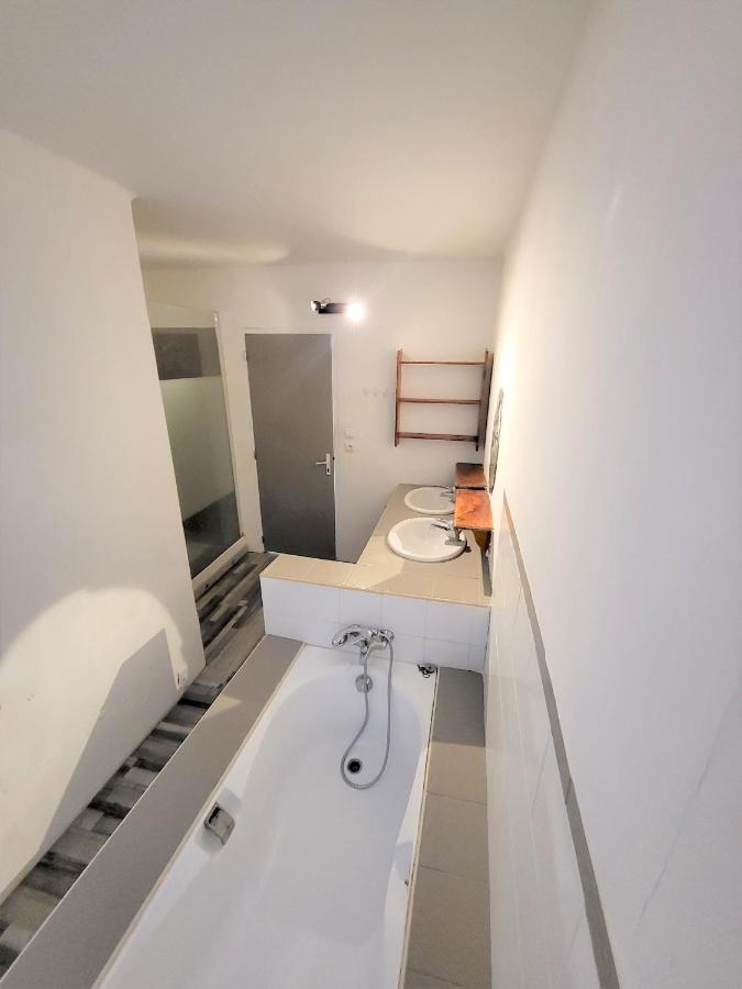 Maison 3 Chambres Avec Piscine Couverte Lespignan Buitenkant foto